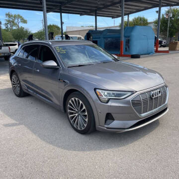 2019 Audi e-tron quattro Prestige