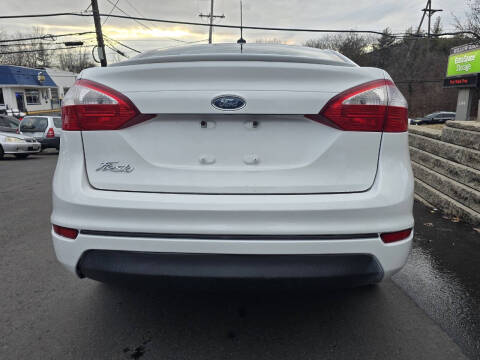 2014 Ford Fiesta SE