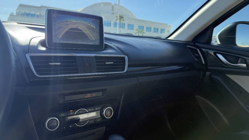 2015 Mazda MAZDA3 i Touring