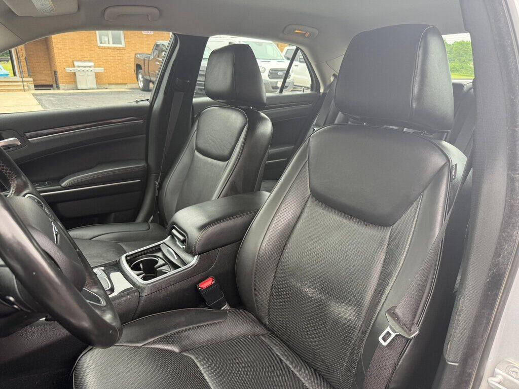 2019 Chrysler 300 20