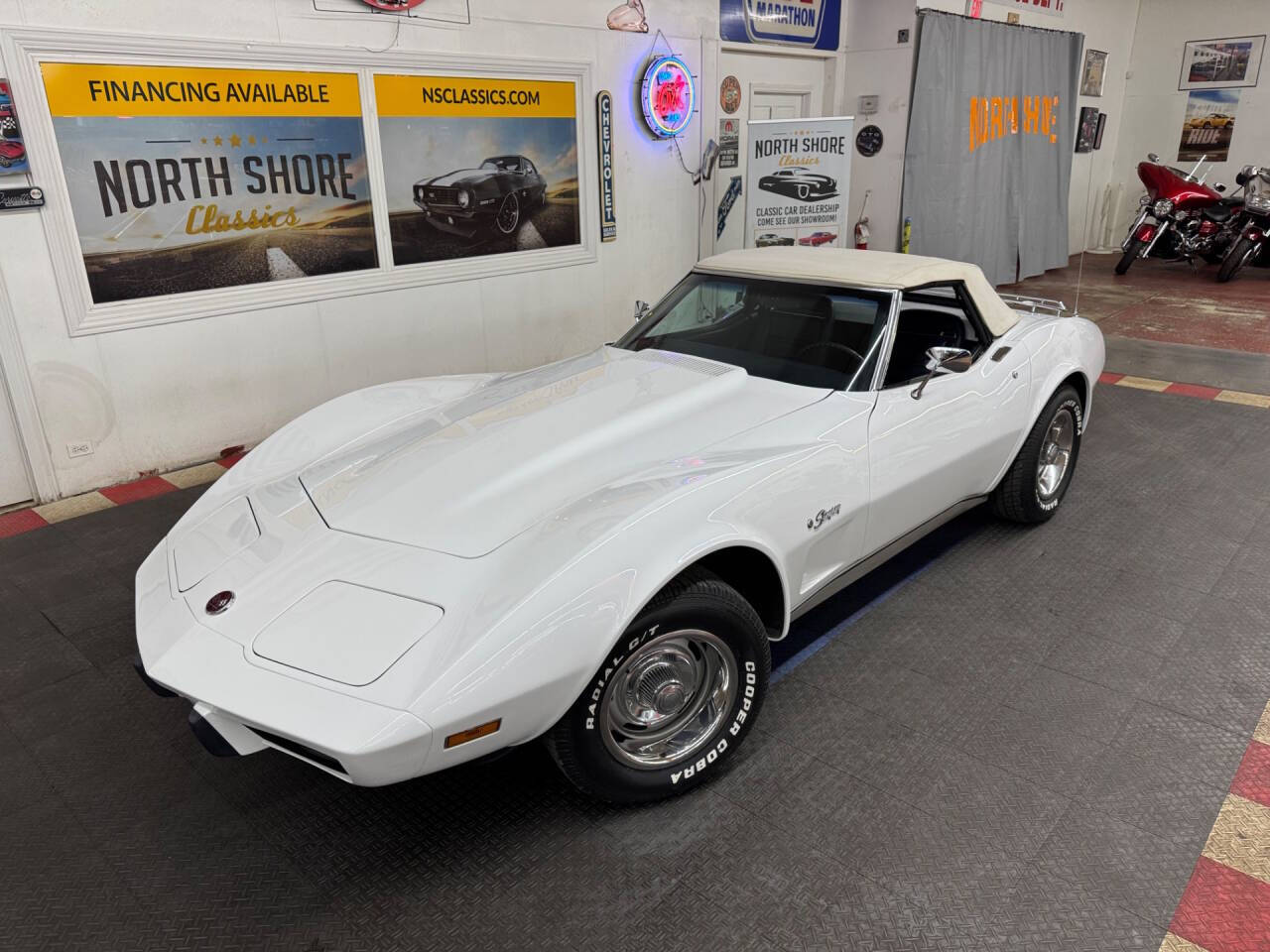 1975 Chevrolet Corvette 2