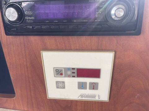 2004 Bayliner 245
