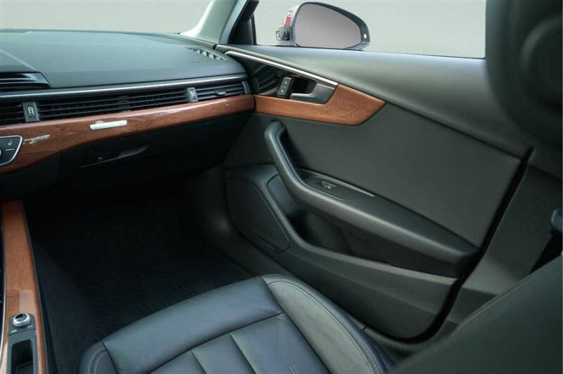 2022 Audi A4 quattro Premium 40 TFSI