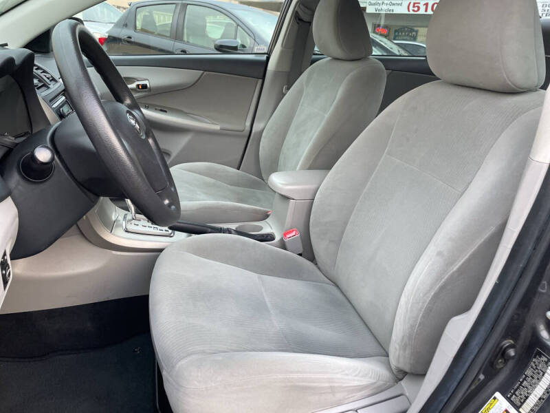 2011 Toyota Corolla LE