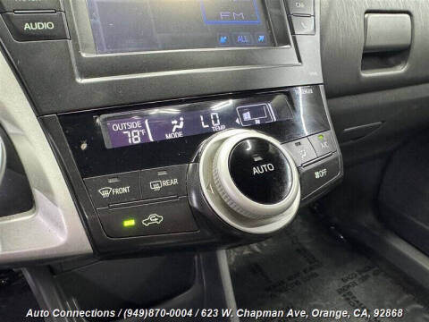 2014 Toyota Prius v Two