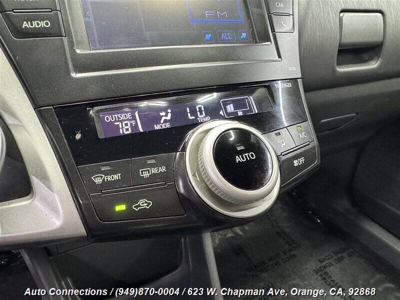 2014 Toyota Prius v Two