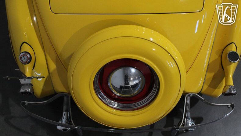 1935 Ford Deluxe