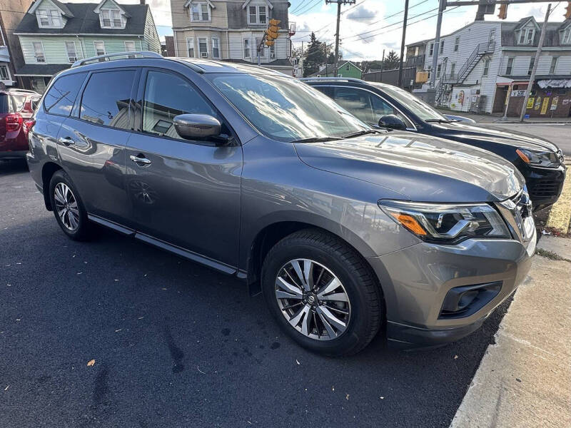 2017 Nissan Pathfinder SV