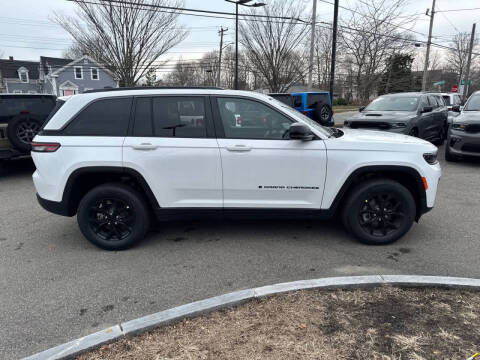2026 Jeep Grand Cherokee Altitude
