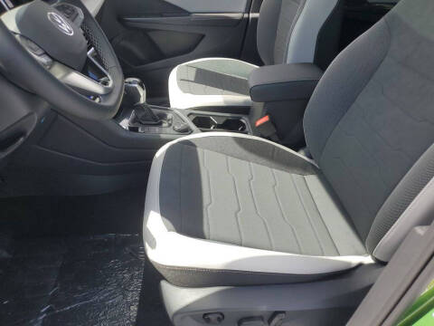 2025 Volkswagen Taos SE 4Motion