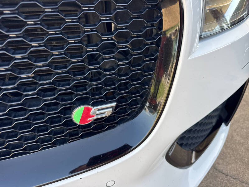 2017 Jaguar F-PACE S