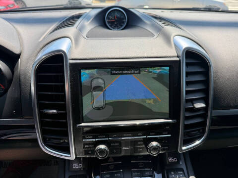 2014 Porsche Cayenne Platinum