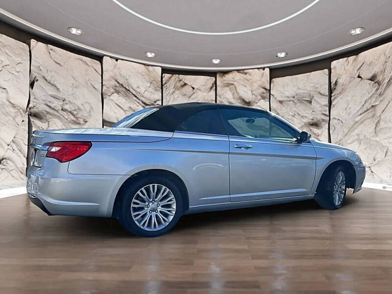 2012 Chrysler 200 Limited