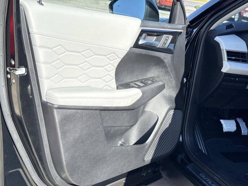 2026 Mitsubishi Outlander SEL