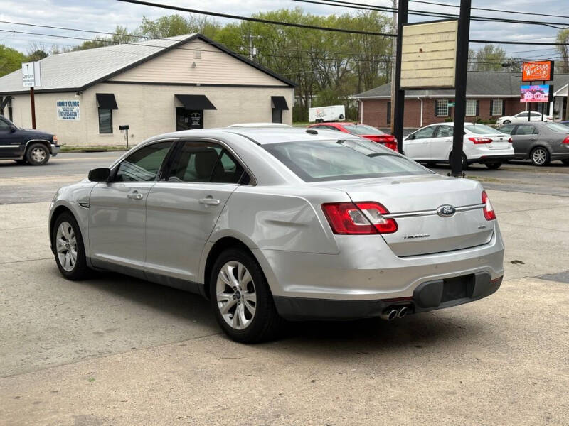 2011 Ford Taurus SEL