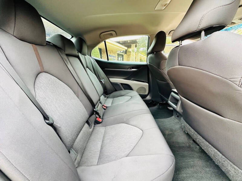 2018 Toyota Camry LE