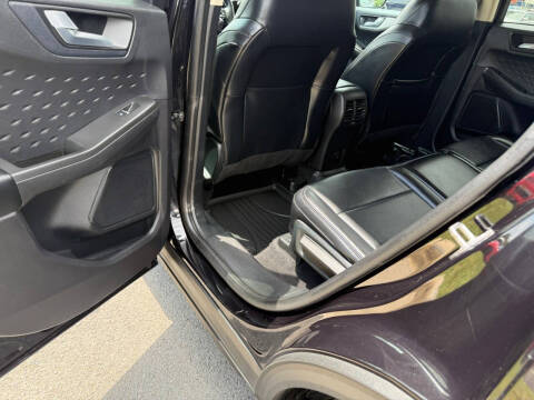 2020 Ford Escape SEL