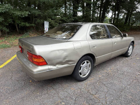 2000 Lexus LS 400
