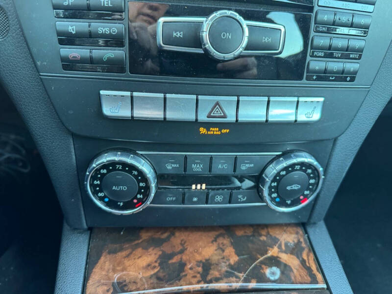 2012 Mercedes-Benz C-Class C 300 Luxury 4MATIC