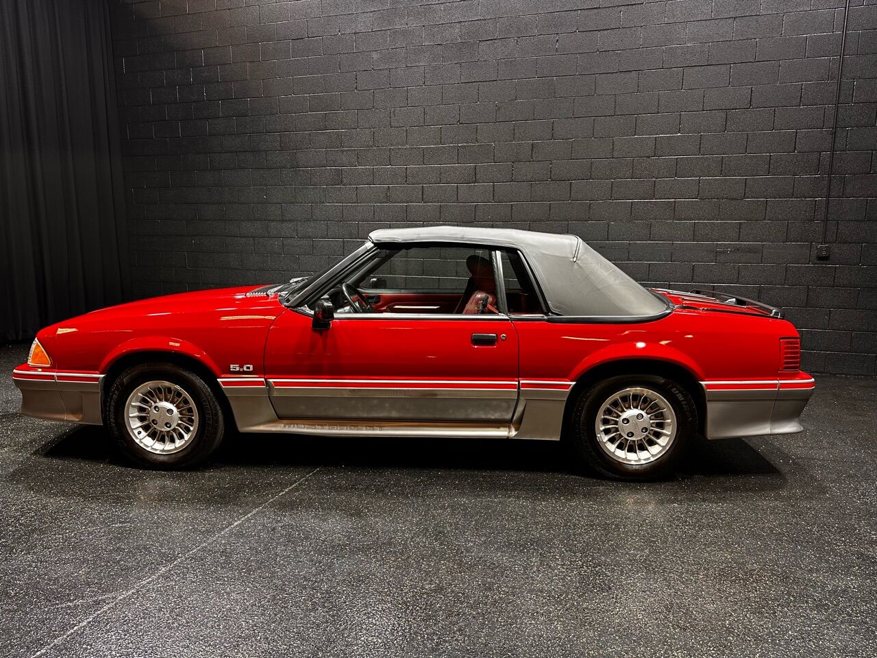 1988 Ford Mustang 2