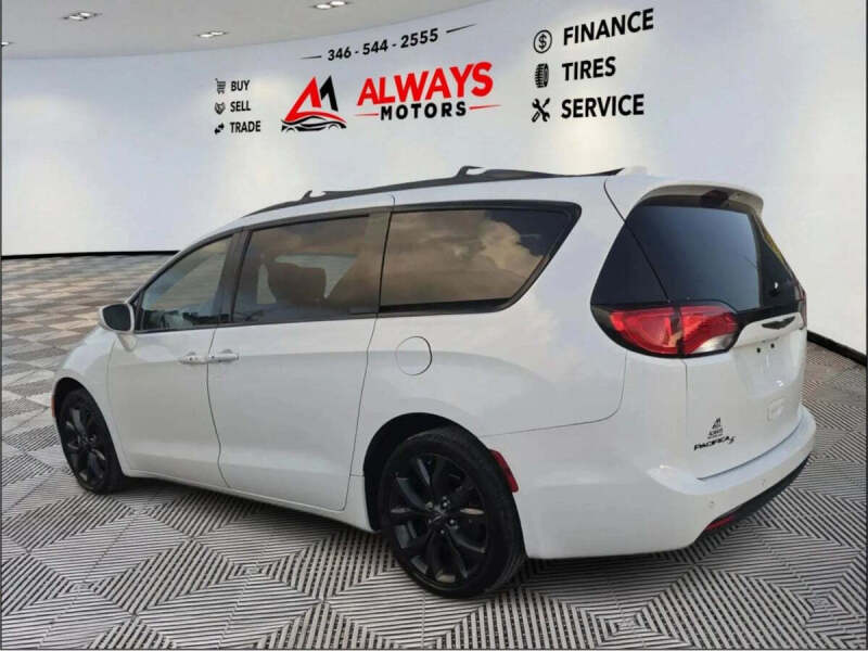 2019 Chrysler Pacifica Touring L Plus