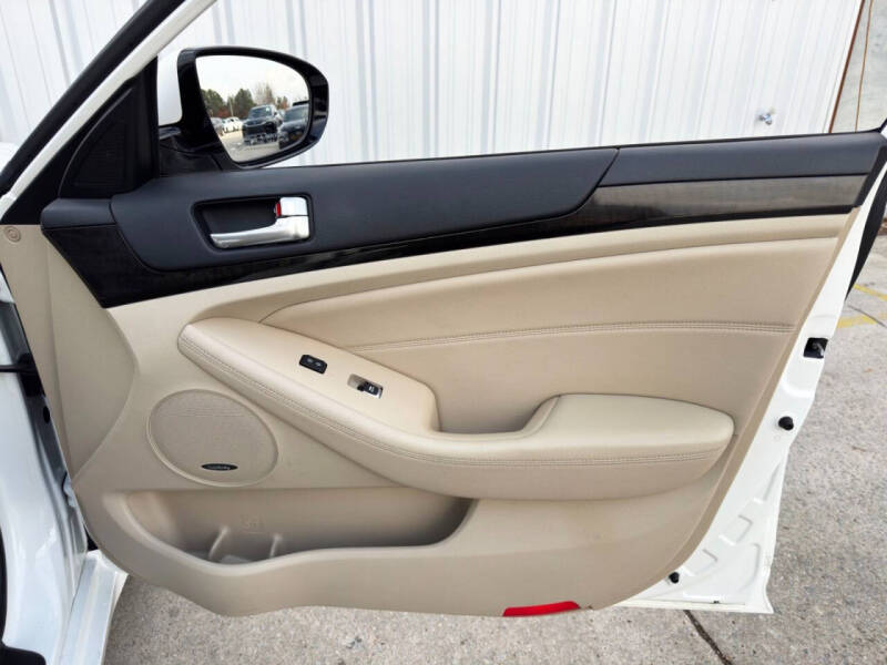 2014 Kia Cadenza Premium