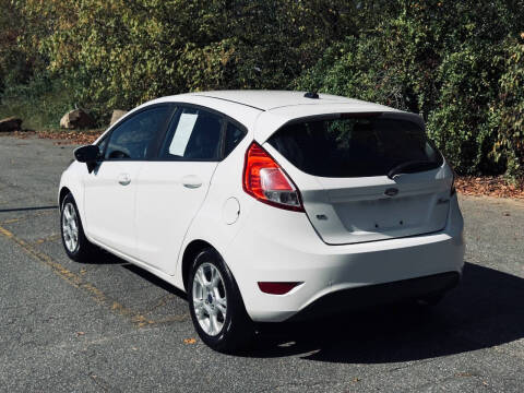 2015 Ford Fiesta SE