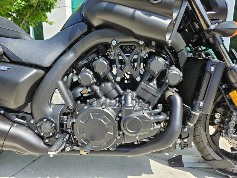 2019 Yamaha VMAX Matte Raven Black
