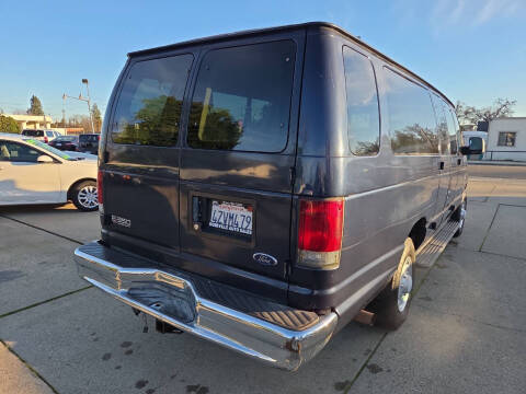 2003 Ford E-Series E-350 SD XLT