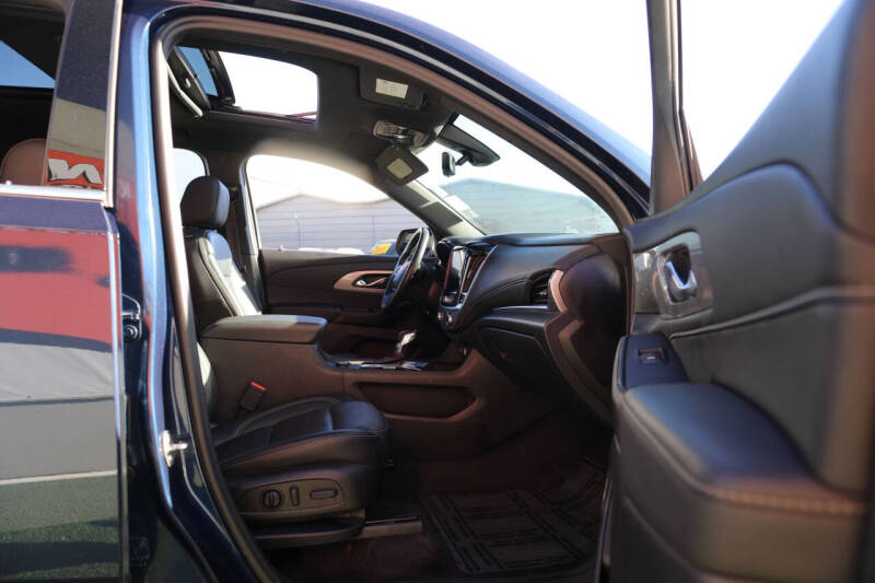 2022 Chevrolet Traverse LT Leather