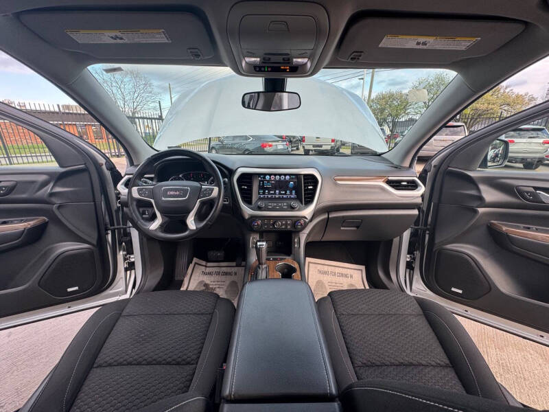 2017 GMC Acadia SLE-2