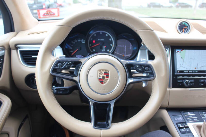 2015 Porsche Macan Turbo