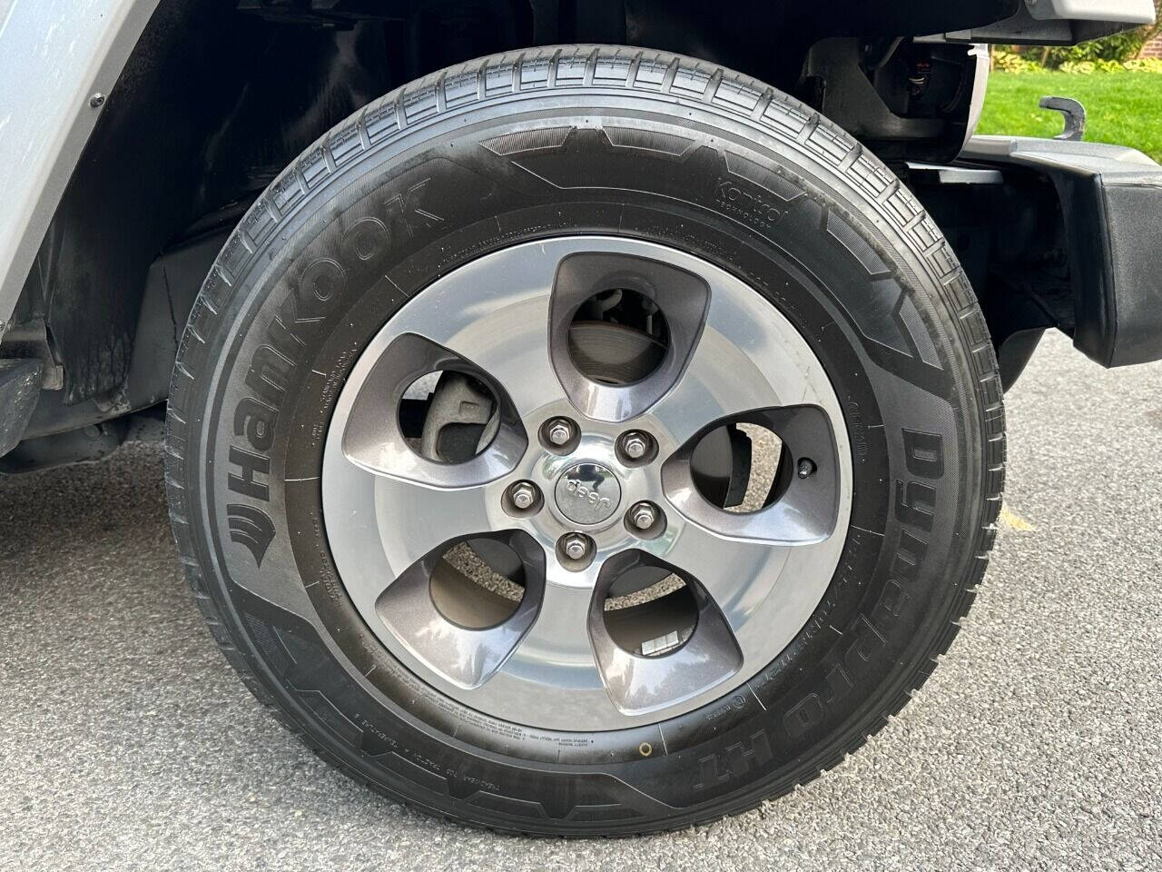 2018 Jeep Wrangler JK Unlimited  - $27,900