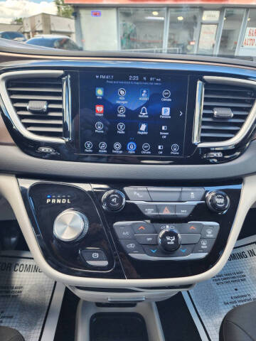 2017 Chrysler Pacifica Touring