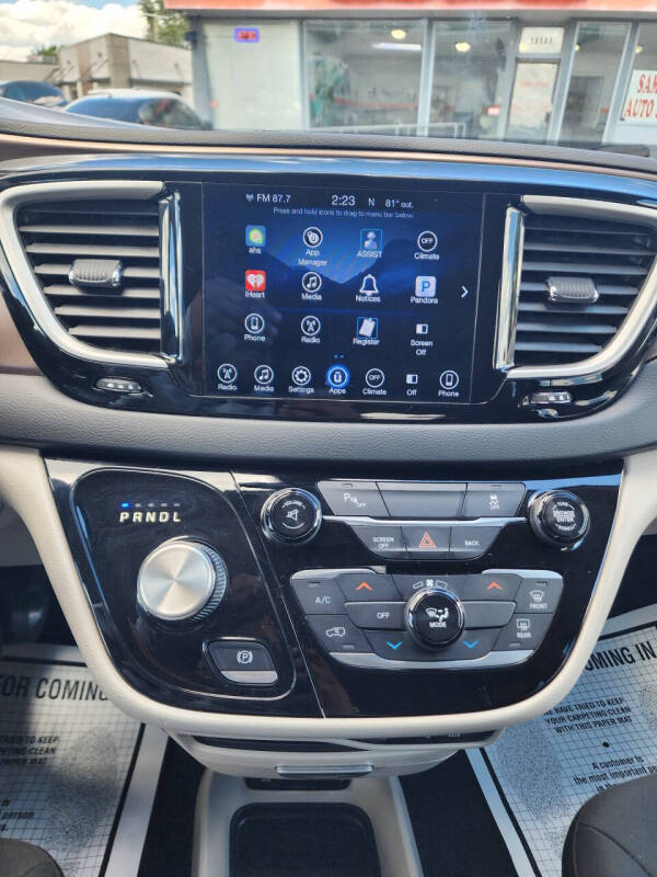 2017 Chrysler Pacifica Touring