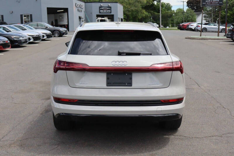 2021 Audi e-tron quattro Premium Plus