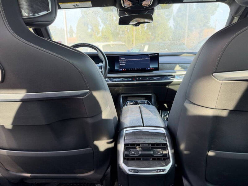 2024 BMW 7 Series 740i