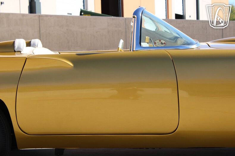 1957 Ford Thunderbird