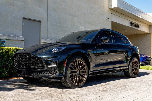 2025 Aston Martin DBX 707