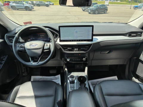 2025 Ford Escape Platinum