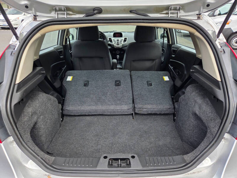 2013 Ford Fiesta SE