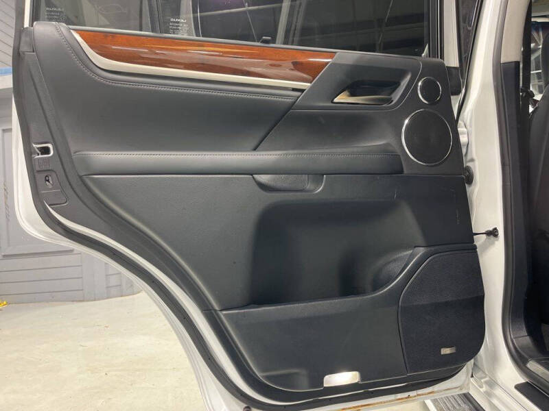 2019 Lexus LX 570
