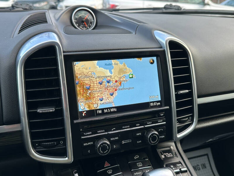 2014 Porsche Cayenne Platinum