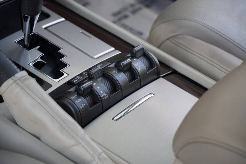 2013 Lexus LX 570