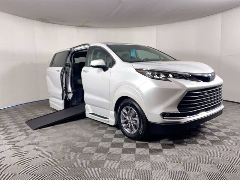 2023 Toyota Sienna for sale in Pearland, TX