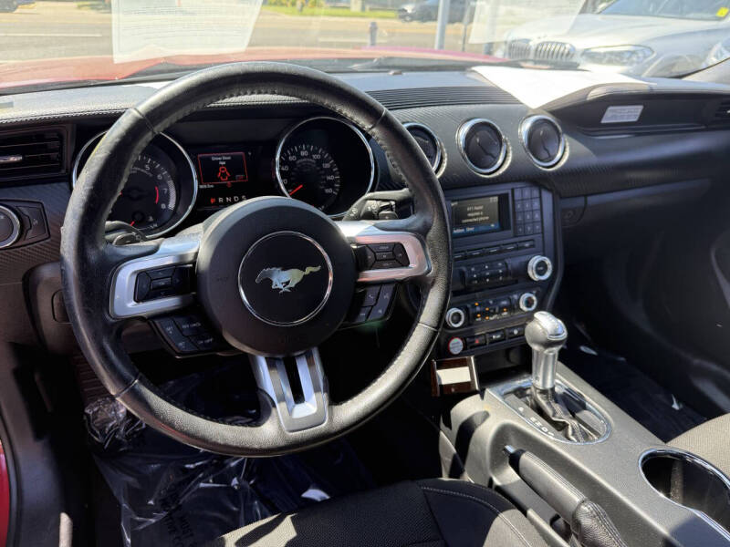2017 Ford Mustang V6