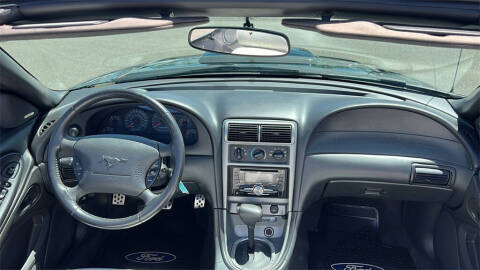 2004 Ford Mustang GT Deluxe