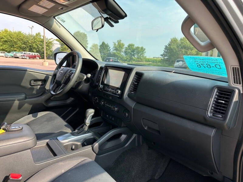 2022 Nissan Frontier S