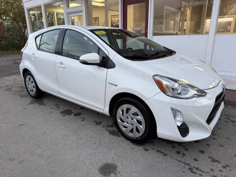 2016 Toyota Prius c Three