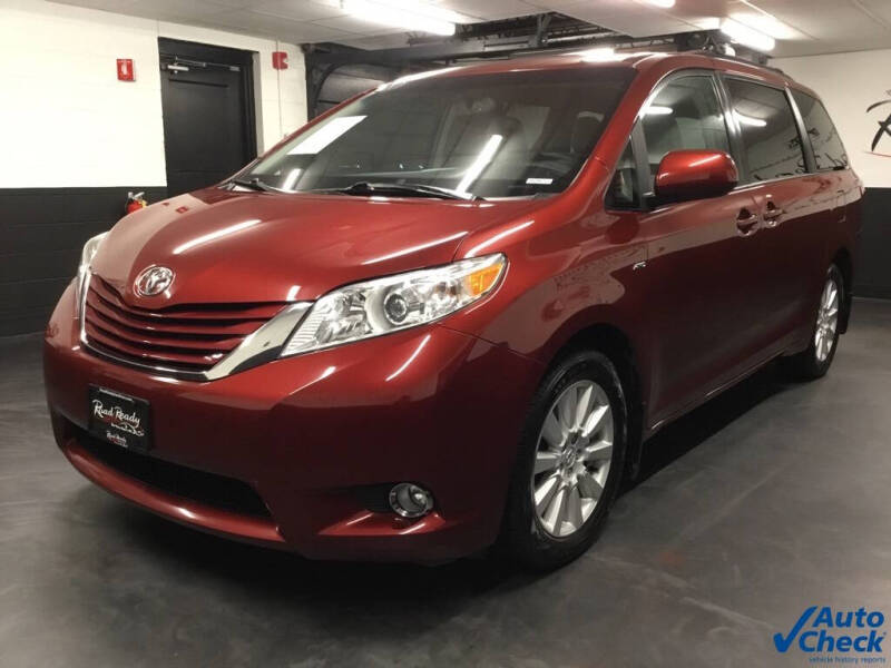 2017 Toyota Sienna LE 7-Passenger